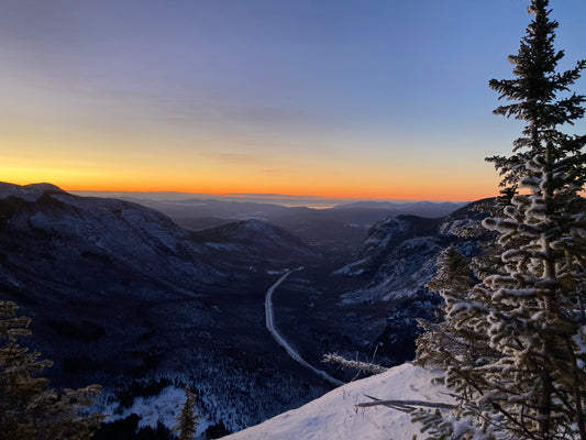 Comment bien se préparer pour un lever de soleil en montagne ?